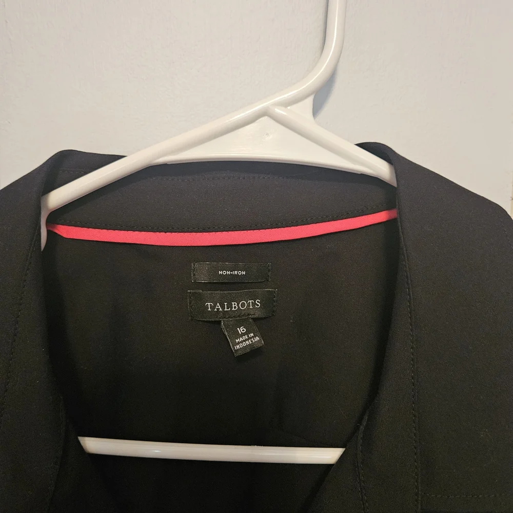 Talbots Black Sleeveless Button Down Shirt - Picture 3 of 3
